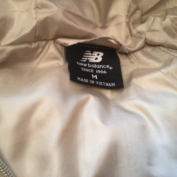 New Balance Puffer Quilted Vest With Hood - Picture 7 of 8